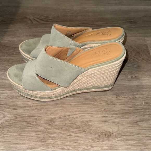 Crown Vintage Sage Green Wedges - Picture 6 of 11
